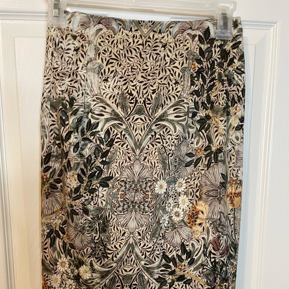 MNG Suit neutral colored floral pattern pencil skirt w/ zipper sz 2 - Picture 2 of 11
